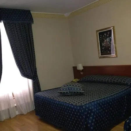 Otel Fenicia 2*